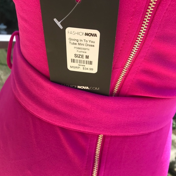 Fashion Nova fuschia mini dress with belt - Medium - Picture 4 of 4